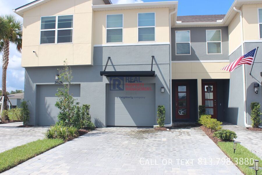 26034 Woven Wicker Bnd in Lutz, FL - Building Photo