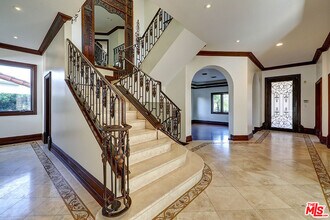 209 S Anita Ave in Los Angeles, CA - Building Photo - Building Photo