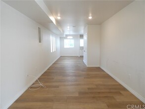 6634 Hazeltine Ave in Los Angeles, CA - Building Photo - Building Photo