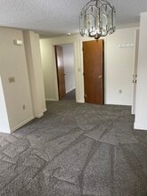 820 State St, Unit 5 in Bangor, ME - Foto de edificio - Building Photo