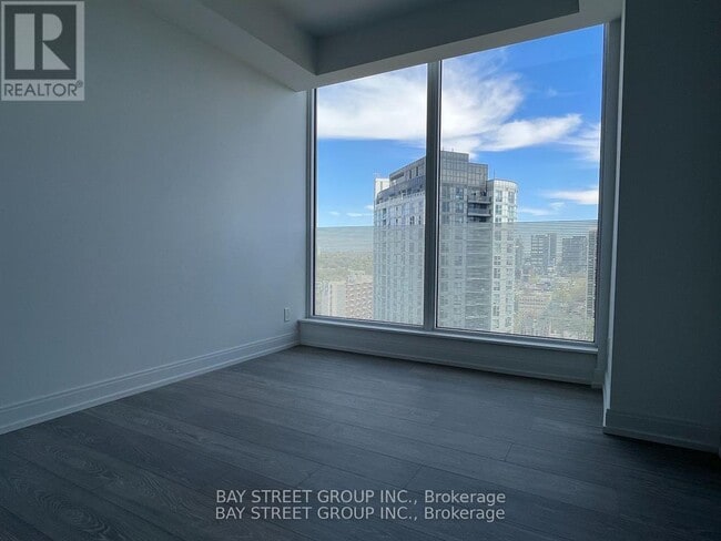 181 Dundas St E in Toronto, ON - Building Photo - Building Photo