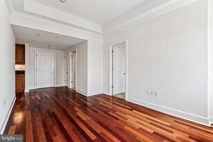 1701 Locust St in Philadelphia, PA - Building Photo