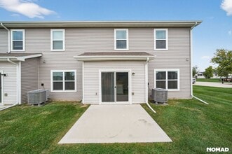 912 Maywood Ln in Waukee, IA - Foto de edificio - Building Photo