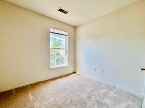 5939 Kirkcaldy Ln in Alexandria, VA - Building Photo - Building Photo