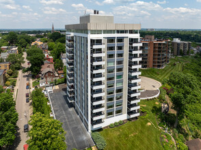 River Terrace in Cincinnati, OH - Foto de edificio - Building Photo