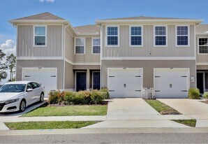 421 Sedgewick Dr in Davenport, FL - Building Photo