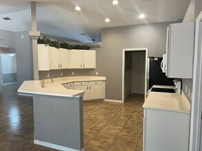 4585 NW 48th Ln in Ocala, FL - Foto de edificio - Building Photo