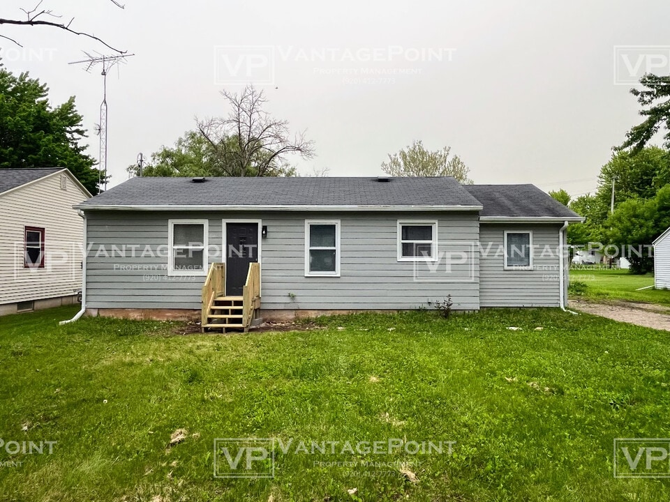 1019 S Main St in Fond du Lac, WI - Building Photo