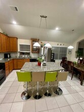21494 Kings Bend Dr in Kingwood, TX - Foto de edificio - Building Photo