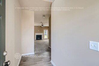 3928 Lake Manor Way in Atlanta, GA - Building Photo - Building Photo