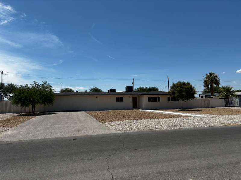 1733 Ophir Dr in Las Vegas, NV - Building Photo