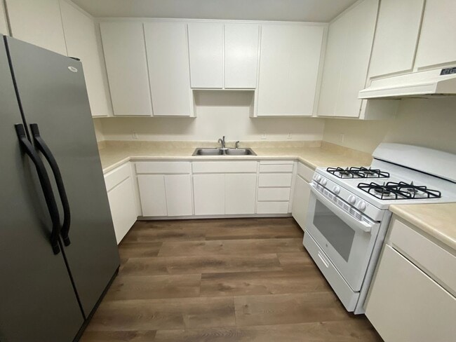 property at 1940 Pine St