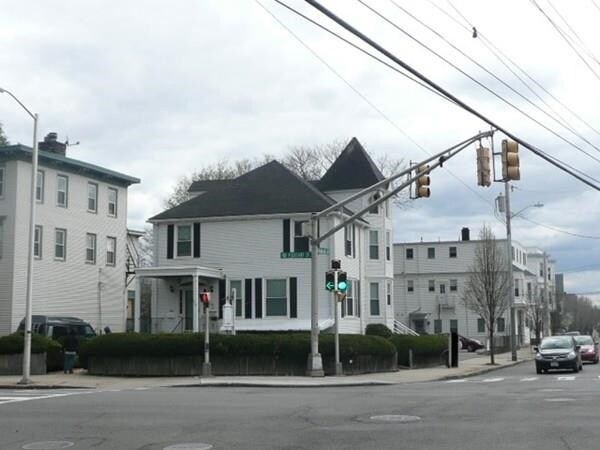 440 Pleasant St in Malden, MA - Building Photo