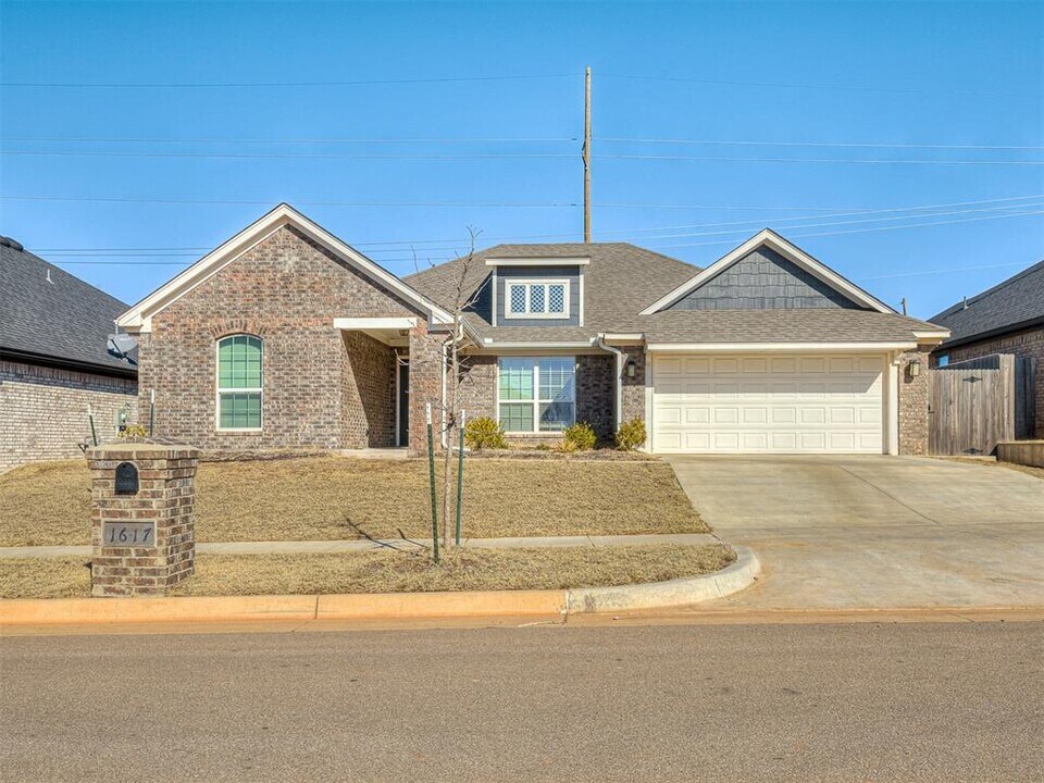1617 SW 157th St in Oklahoma City, OK - Building Photo