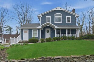 98 Nassau Rd in Huntington, NY - Building Photo