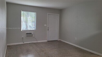 11833 SW 213th St in Miami, FL - Building Photo - Building Photo