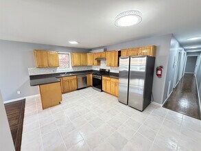 384 Summit Ave in Jersey City, NJ - Building Photo - Building Photo