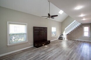 1811 Pope St in Virginia Beach, VA - Building Photo