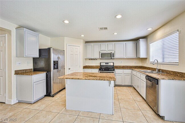 8338 Lavender Jade Ct in Las Vegas, NV - Building Photo - Building Photo