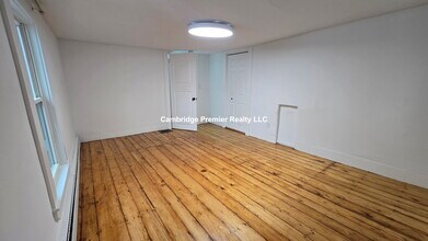7 Wyatt St in Somerville, MA - Foto de edificio - Building Photo