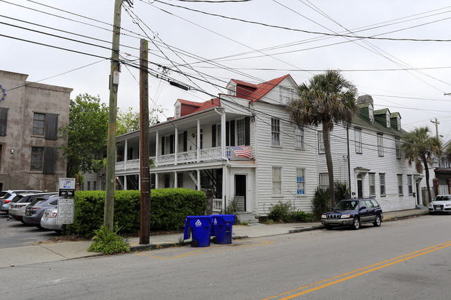 147 St Philip St in Charleston, SC - Foto de edificio - Building Photo