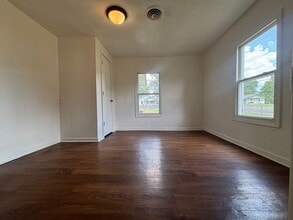 2900 W Lincoln St in Springfield, MO - Foto de edificio - Building Photo
