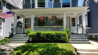 3272 N Hackett Ave in Milwaukee, WI - Building Photo