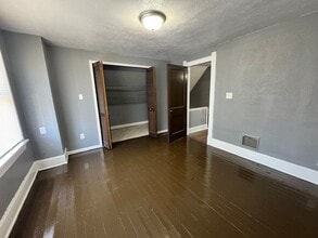 330 Moss St in Toledo, OH - Building Photo - Building Photo