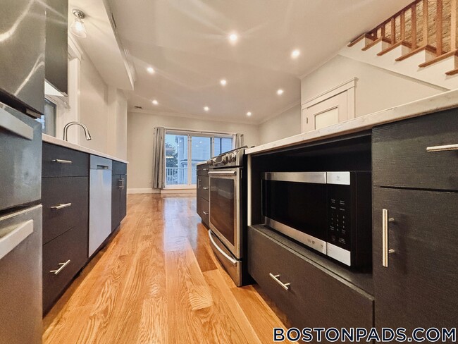 799 E 4th St in Boston, MA - Building Photo - Building Photo