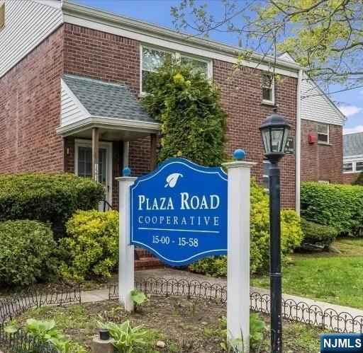 property at 15-18A Plz