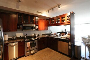 165 Beacon St, Unit 12 in Somerville, MA - Building Photo