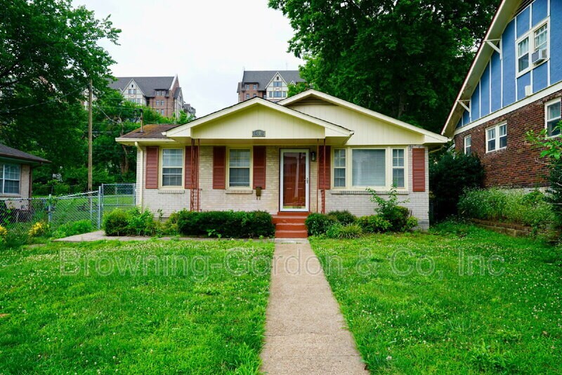 1409 Acklen Ave in Nashville, TN - Building Photo