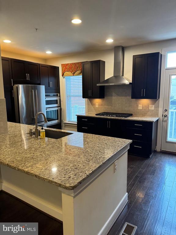 2505 Main Line Blvd in Alexandria, VA - Building Photo - Building Photo