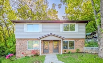 5736 Woodleaf Dr in Knoxville, TN - Building Photo