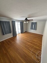 19 Haringa Ave in Northbridge, MA - Building Photo - Building Photo