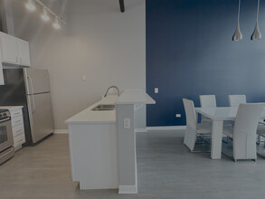 1224 W Van Buren St in Chicago, IL - Building Photo - Building Photo