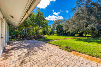 2232 SW Racquet Club Dr in Palm City, FL - Building Photo - Building Photo