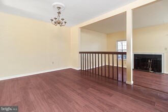 15030 Wheatland Pl in Laurel, MD - Foto de edificio - Building Photo