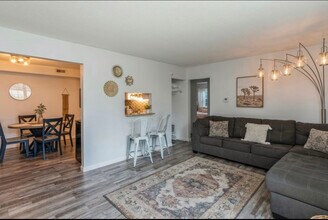 1100 E 6th St, Unit 2 in Des Moines, IA - Building Photo - Building Photo