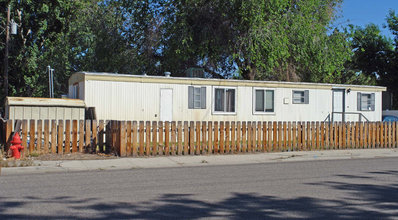 208 E 43rd St in Garden City, ID - Building Photo