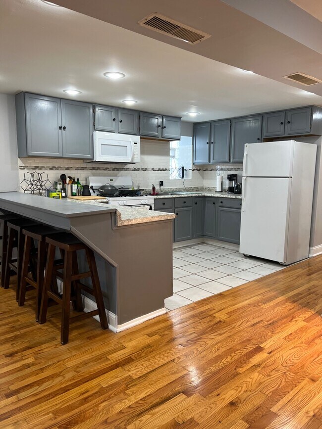 3415 W Lyndale St in Chicago, IL - Building Photo - Building Photo