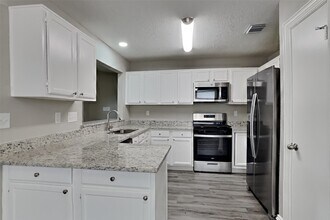9515 Gusty Winds Dr in Houston, TX - Building Photo - Building Photo