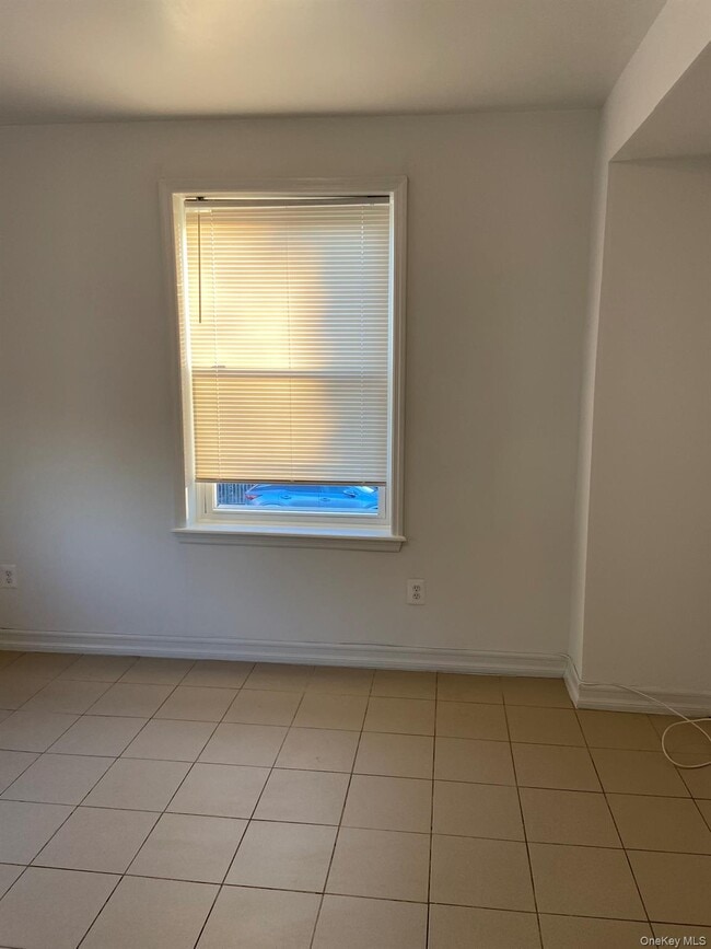 31-17 Buell St in Queens, NY - Building Photo - Building Photo