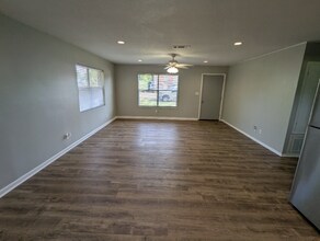 15344 St Charles St-Unit -A in Gulfport, MS - Building Photo - Building Photo