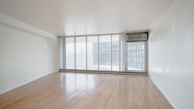 300 N State St, Unit 4330 in Chicago, IL - Building Photo - Building Photo