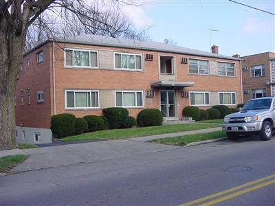 1812 Compton Rd in Cincinnati, OH - Foto de edificio
