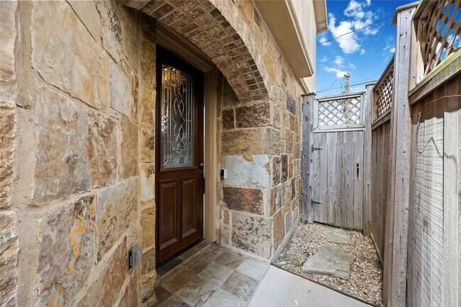 328 Bomar St in Houston, TX - Building Photo - Building Photo