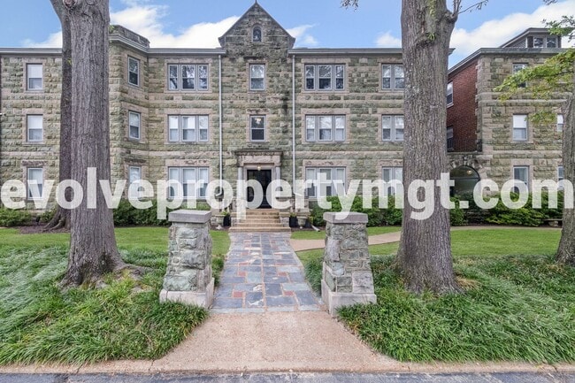 property at 1116 Poplar Ave
