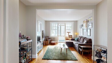 2035 Commonwealth Ave in Boston, MA - Building Photo - Building Photo
