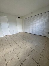 7180 NW 179th St in Hialeah, FL - Building Photo - Building Photo